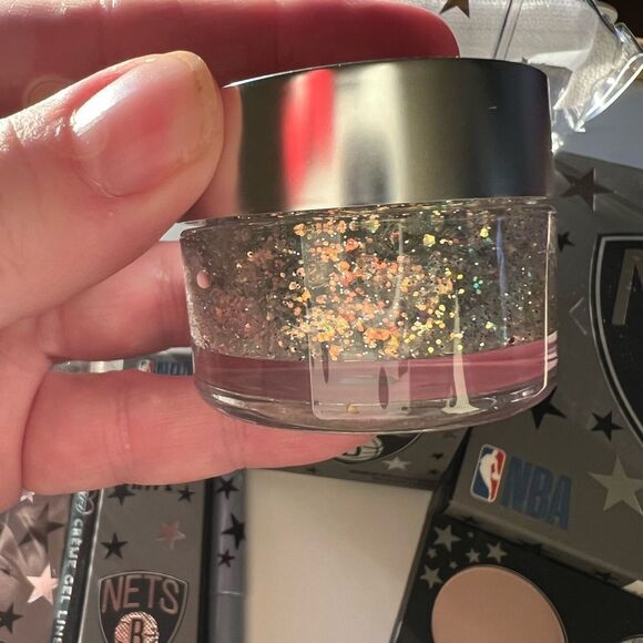 Colourpop X NBA Brooklyn Nets Limited Edition Makeup Set & Bag - Picture 3 of 8